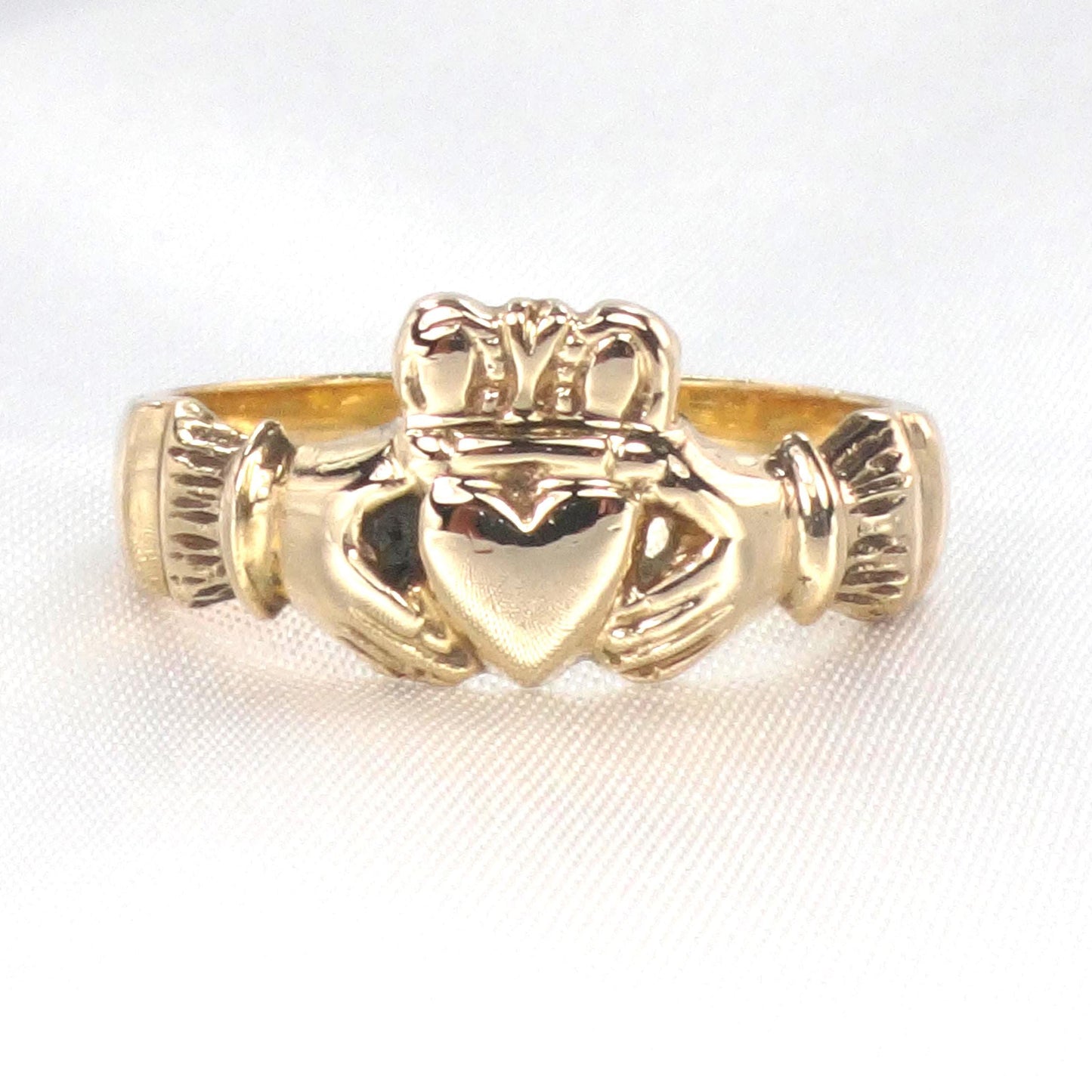 Vintage Solid 14k Yellow Gold Claddagh Ring - Irish Wedding Band - Size 7