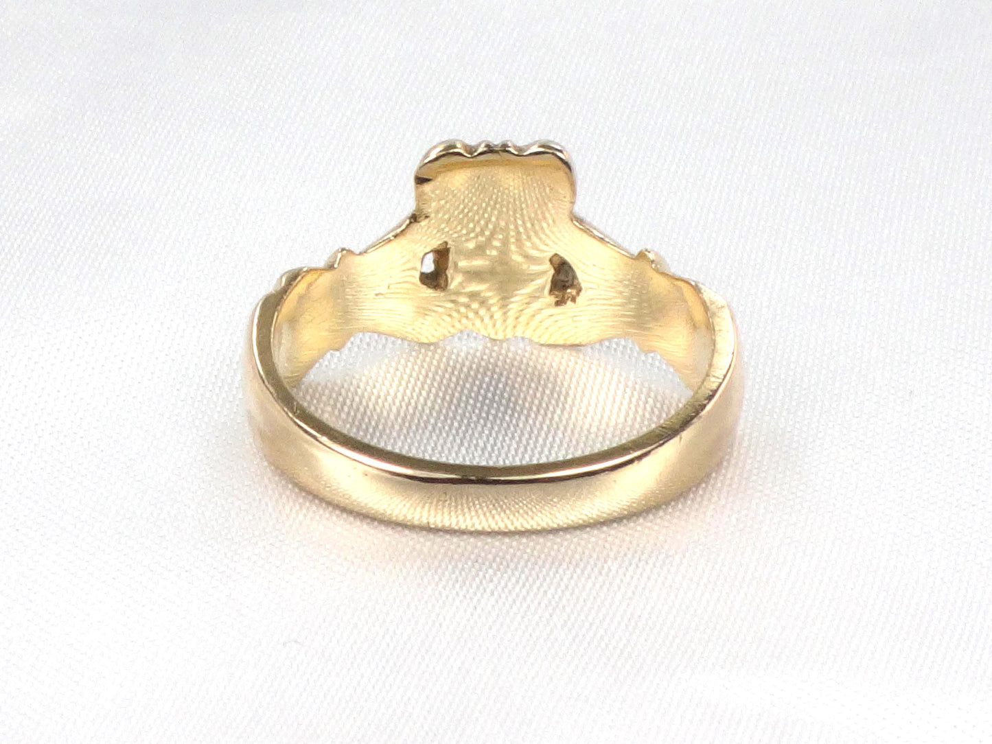 Vintage Solid 14k Yellow Gold Claddagh Ring - Irish Wedding Band - Size 7