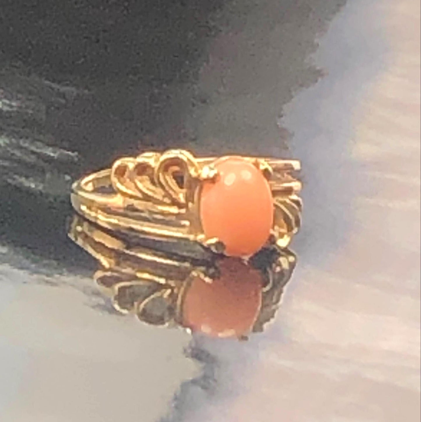 Vintage 14k Yellow Gold Orange Salmon Coral Ring - Size 6