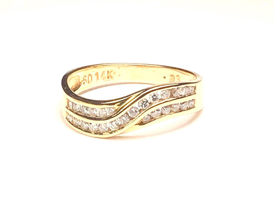 Vintage Diamond Twist Ring: 14k Yellow Gold Wave Style, Size 7.25