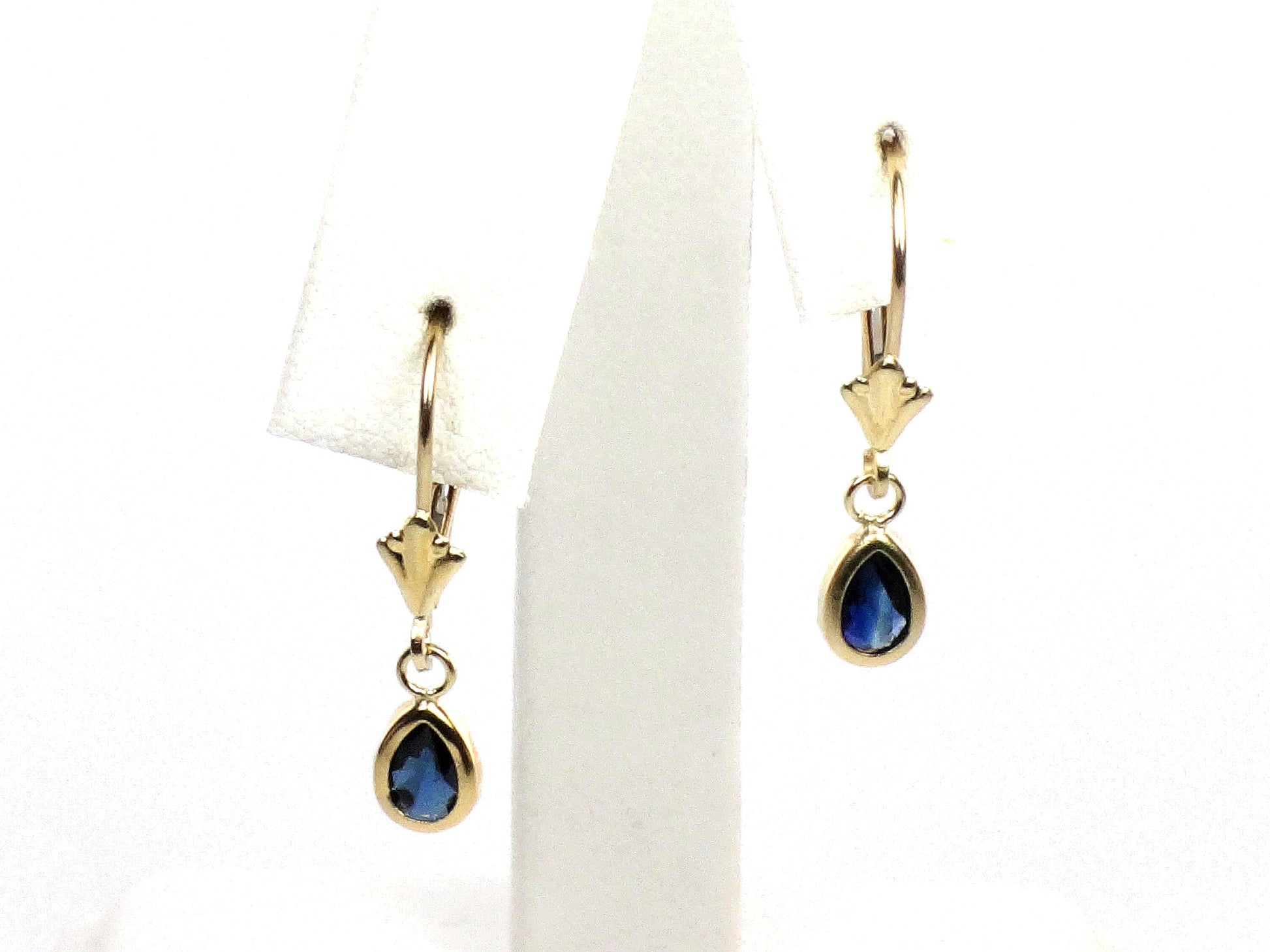 Vintage Dainty 14k Gold Blue Sapphire Dangle Earrings with Lever Backs