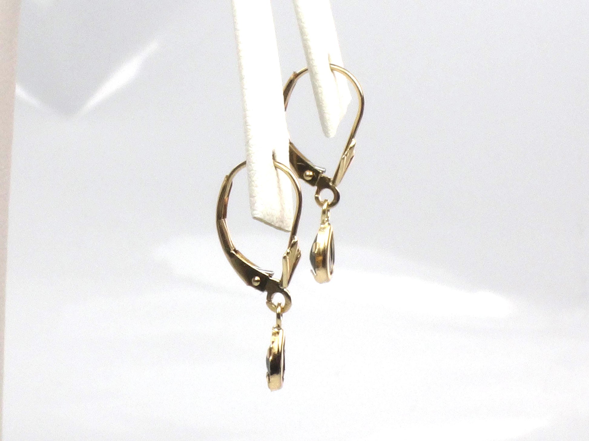 Vintage Dainty 14k Gold Blue Sapphire Dangle Earrings with Lever Backs