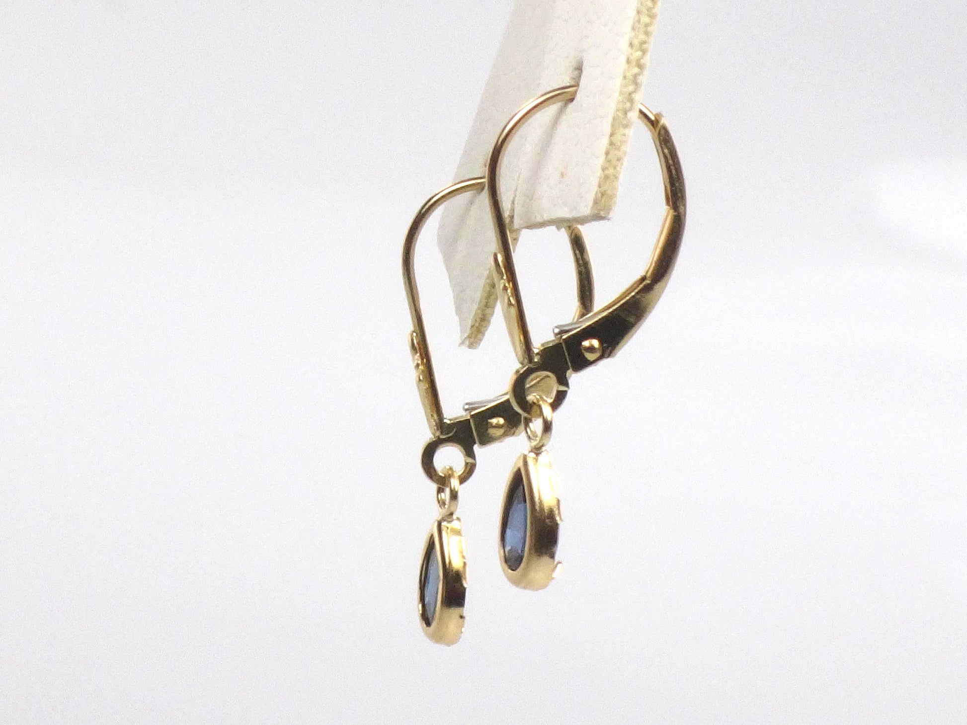 Vintage Dainty 14k Gold Blue Sapphire Dangle Earrings with Lever Backs