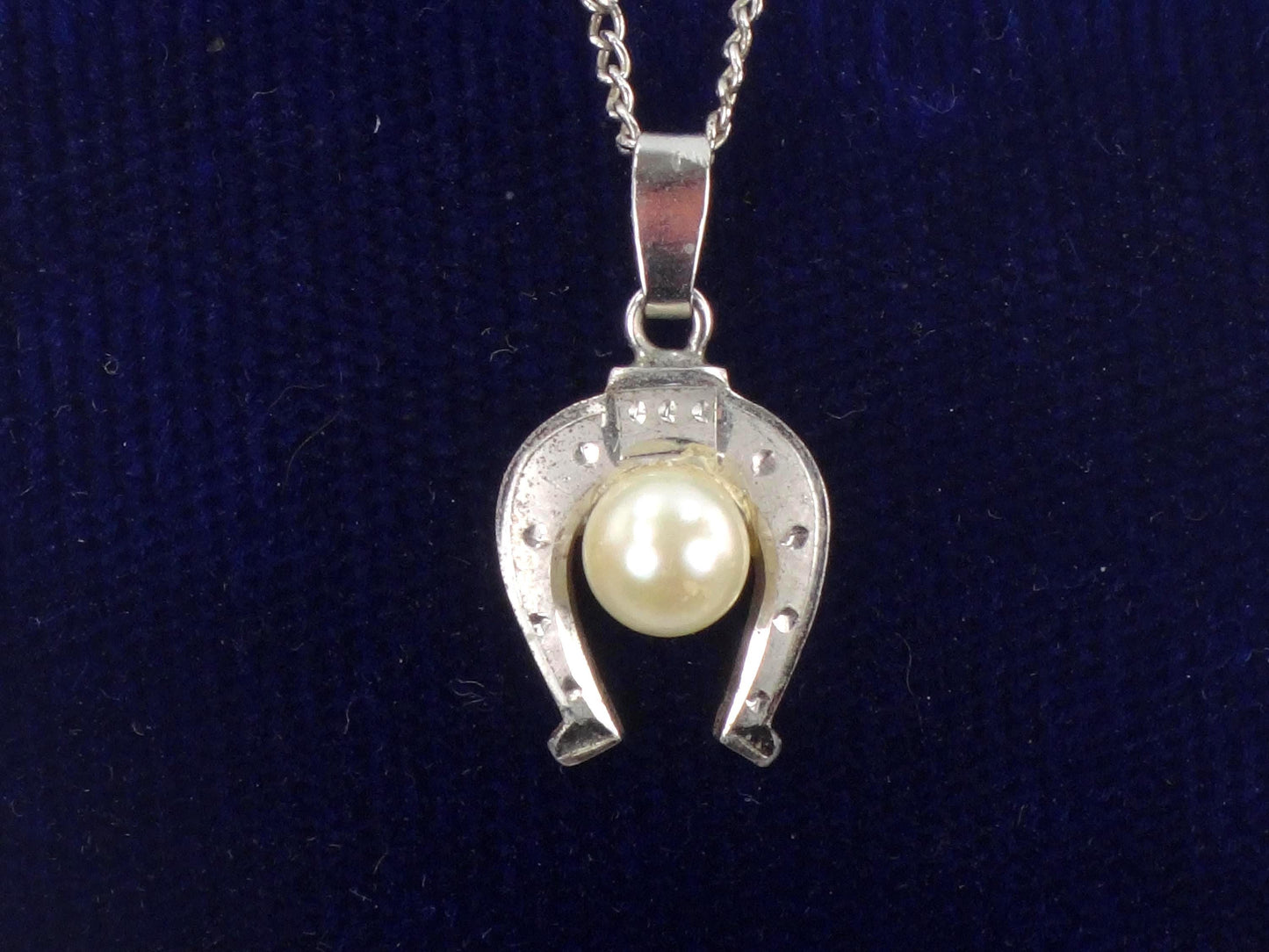 Vintage Sterling Silver Pearl Horseshoe Necklace - Good Luck Charm - 14.5" Chain - Choker Length