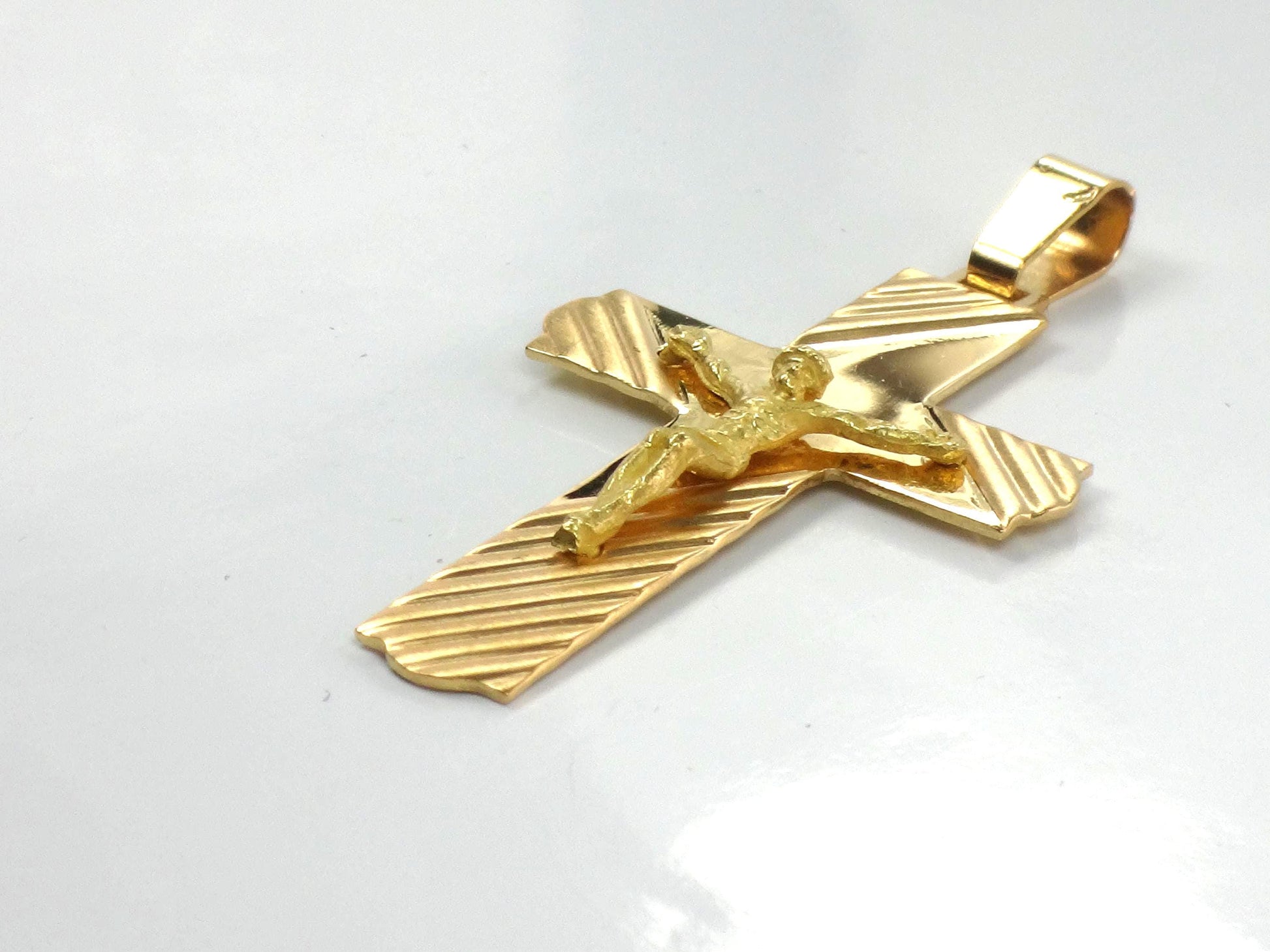 Vintage Large 18k Yellow Gold Crucifix Cross Pendant: Italian, Men's