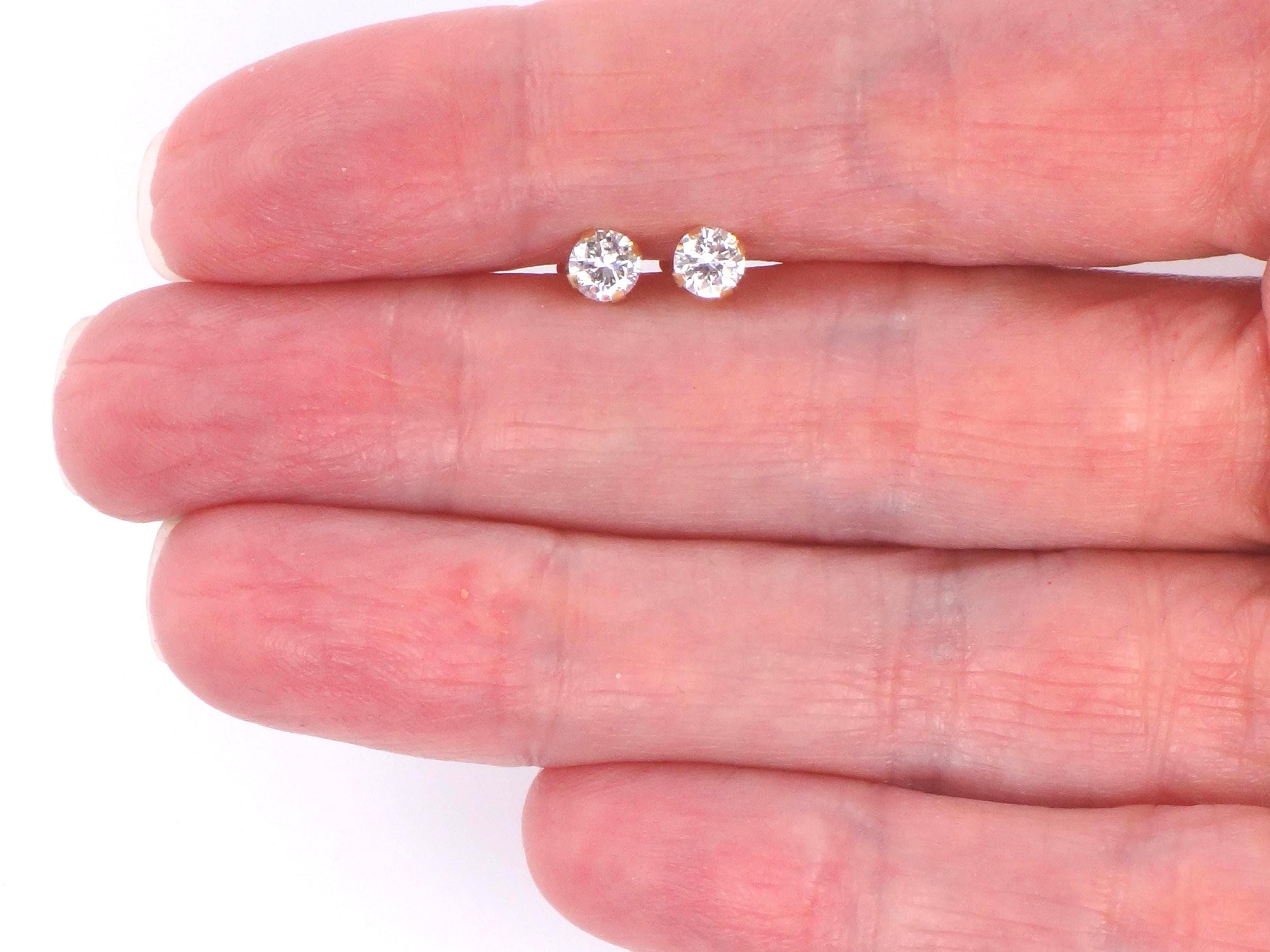 14k Yellow Gold Round CZ Cubic Zirconia Stud Earrings - Vintage Fine Jewelry