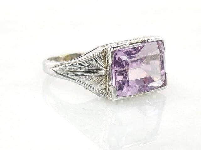 Vintage 18k White Gold Natural Amethyst Ring - Art Deco Antique Purple Stone Ring - Size 6 1/2 - Circa 1920's