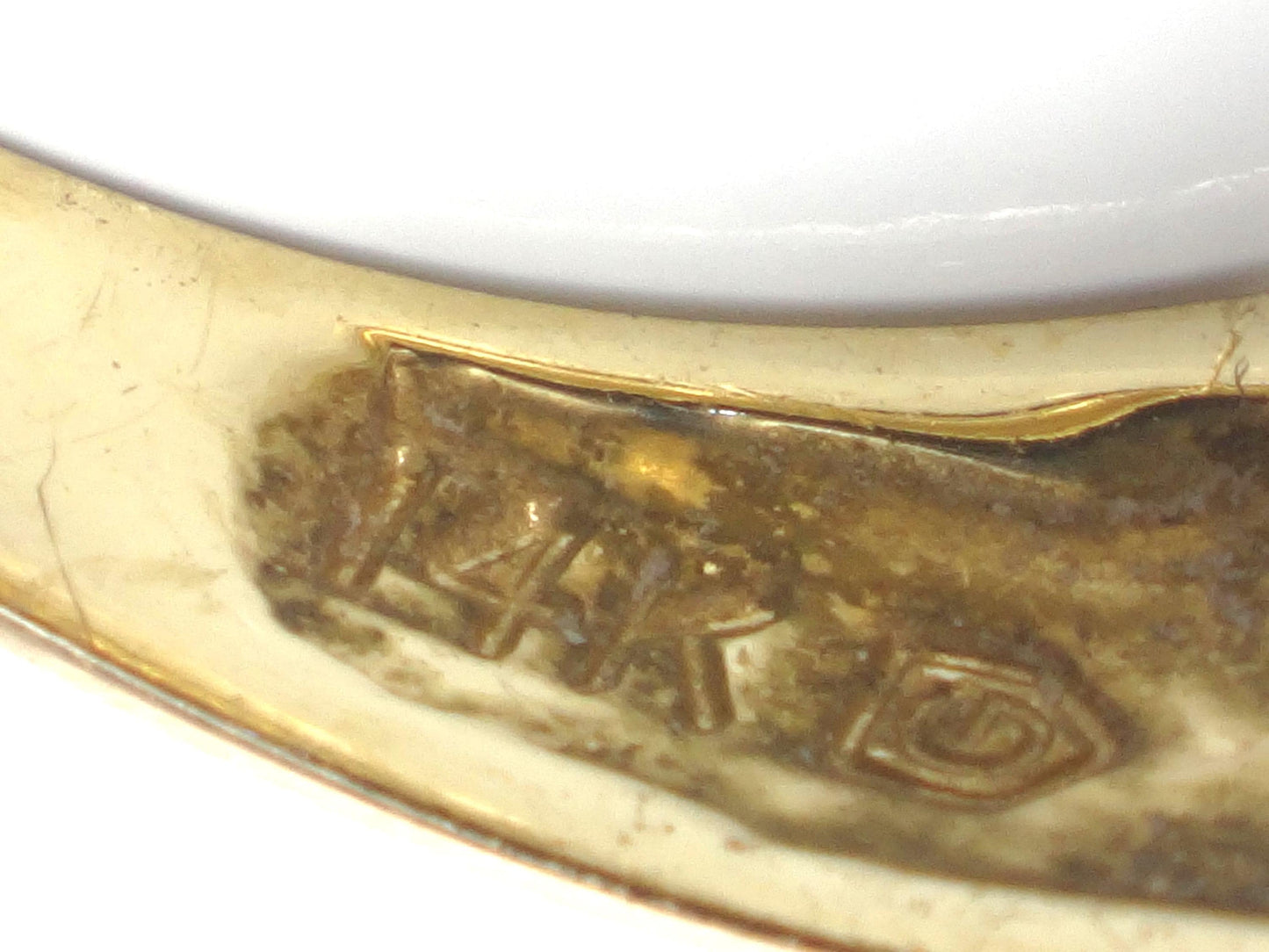 Vintage 14k Yellow Gold Ribbed Dome Ring - Shrimp Ring - Size 7.25