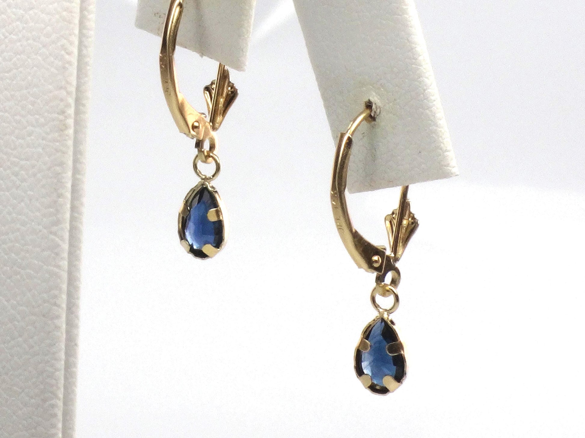 Vintage Dainty 14k Gold Blue Sapphire Dangle Earrings with Lever Backs