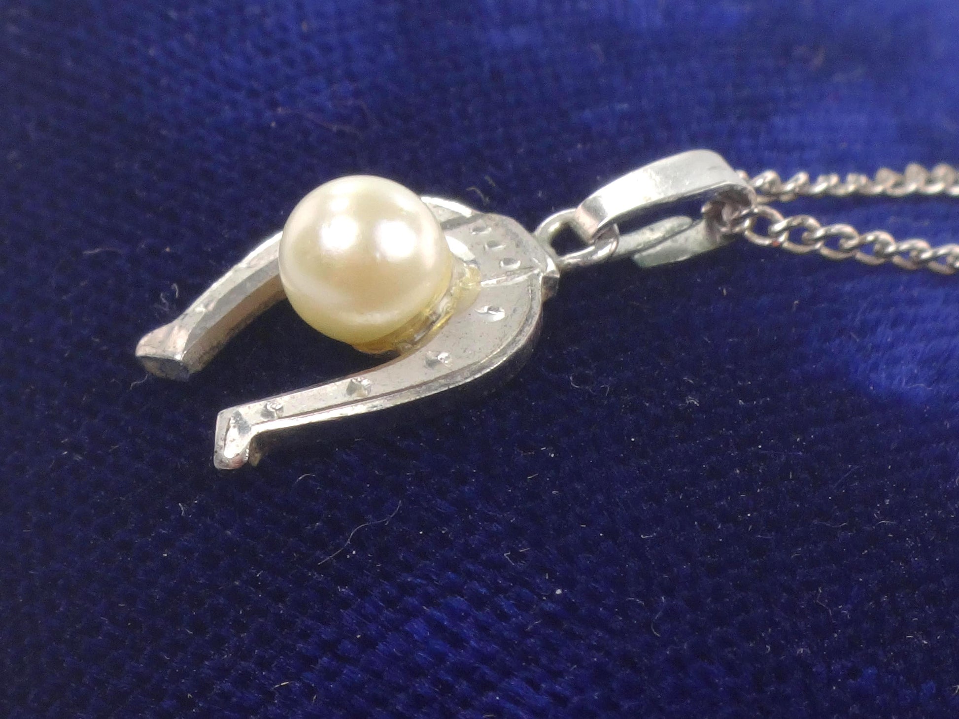 Vintage Sterling Silver Pearl Horseshoe Necklace - Good Luck Charm - 14.5" Chain - Choker Length