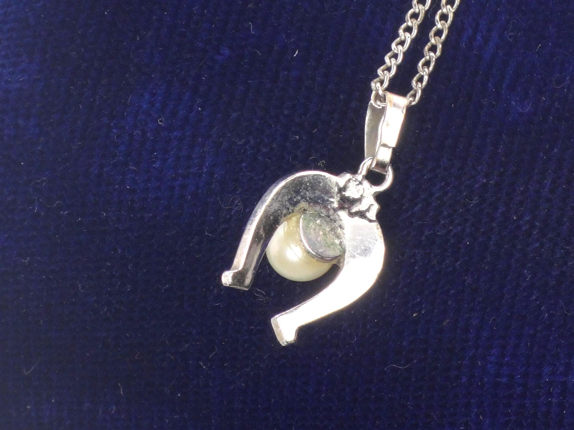 Vintage Sterling Silver Pearl Horseshoe Necklace - Good Luck Charm - 14.5" Chain - Choker Length