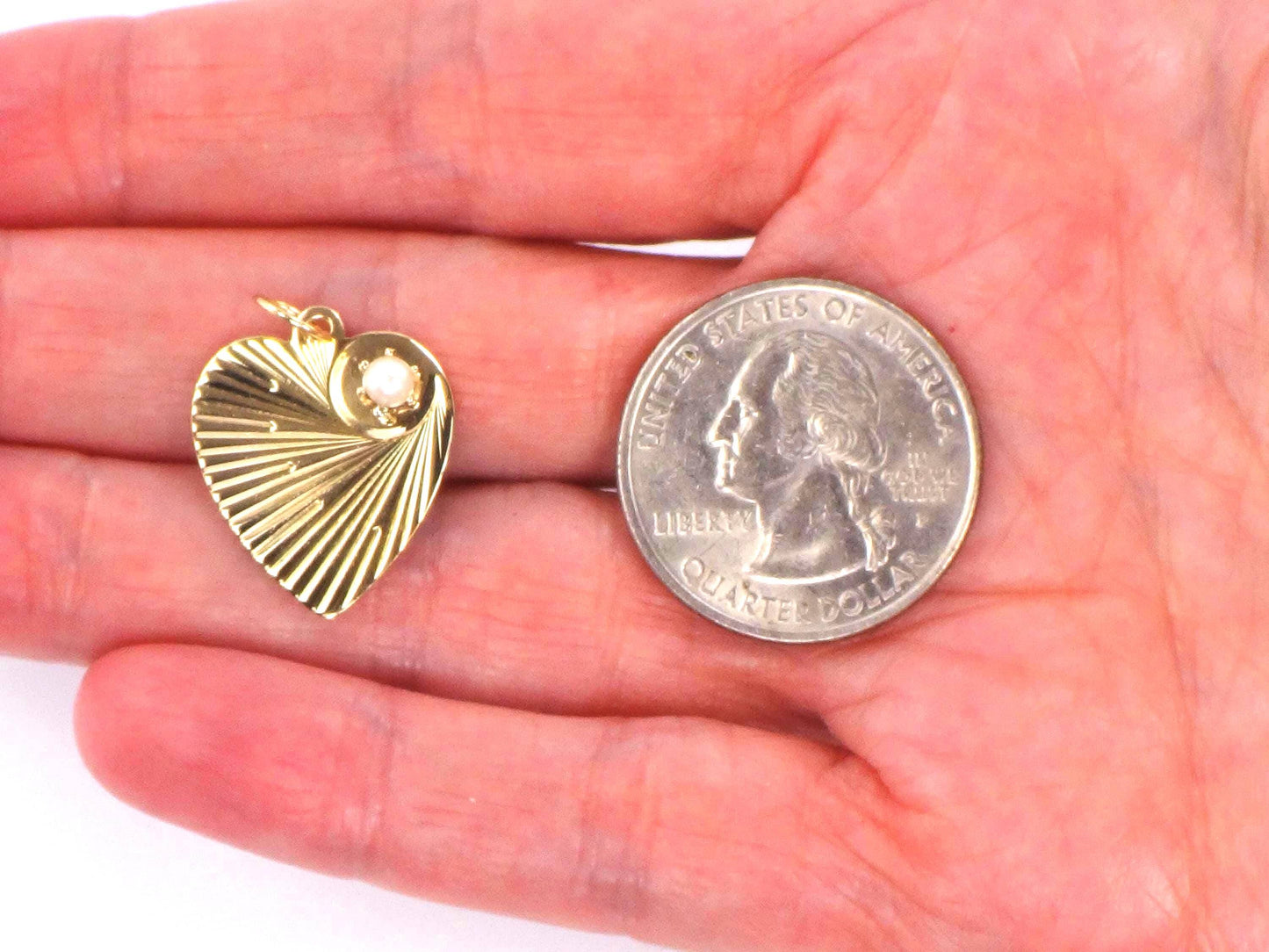 Vintage 14k Gold Heart Pendant: Pearl and Sunburst Design