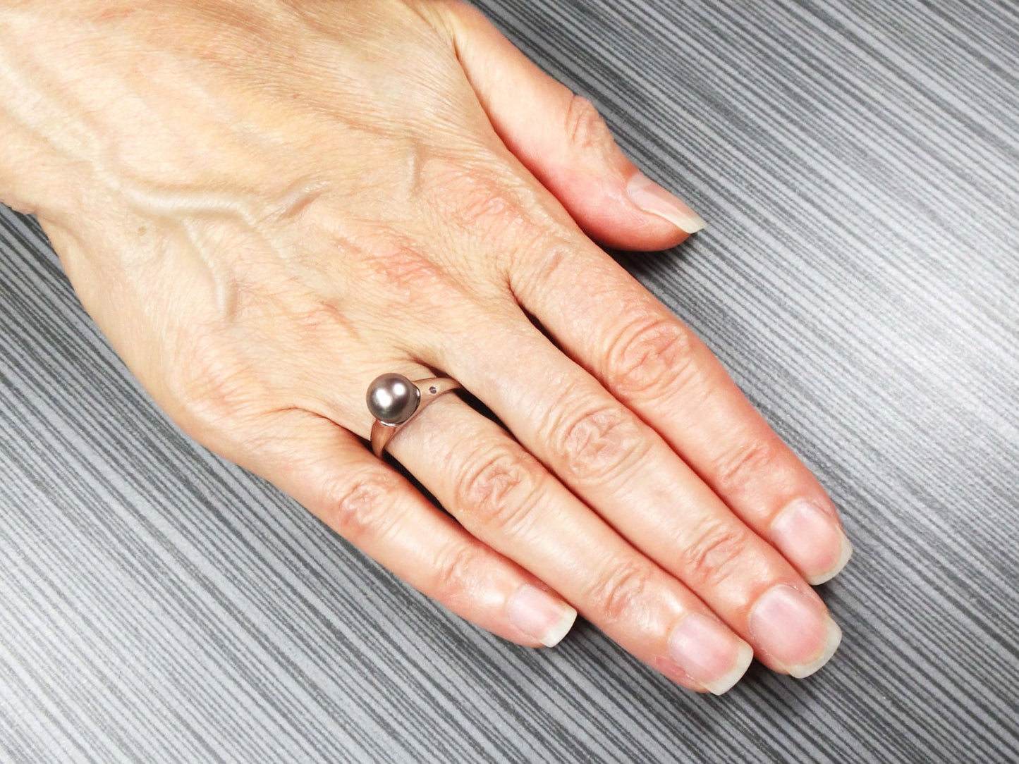 Vintage 14k Gold Black Tahitian Pearl Ring 14k White Gold 8.5 MM Cultured Pearl Ring Modernist Style Size 7