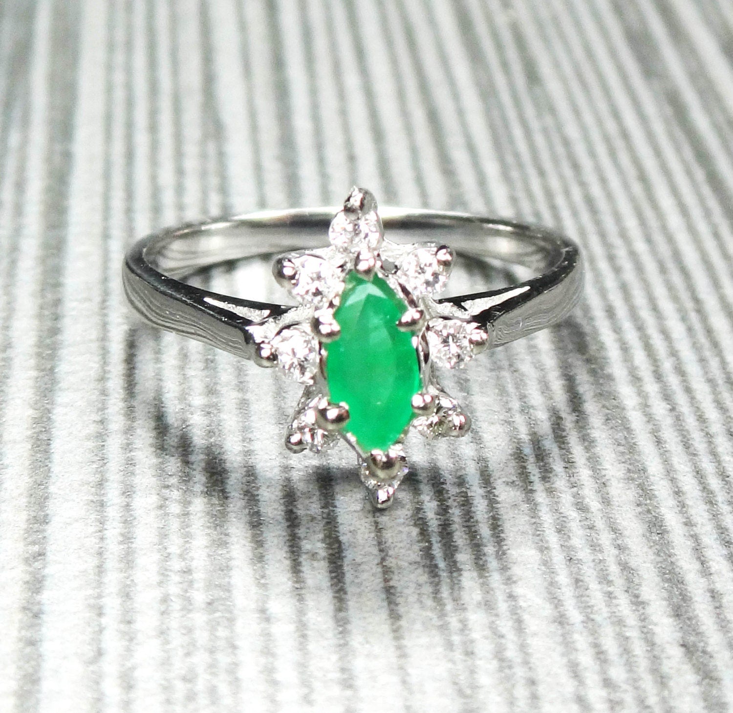 Vintage 14k White Gold Natural Emerald and Diamond Halo Ring May Birthstone Size 5.75