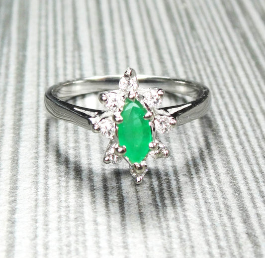 Vintage 14k White Gold Natural Emerald and Diamond Halo Ring May Birthstone Size 5.75