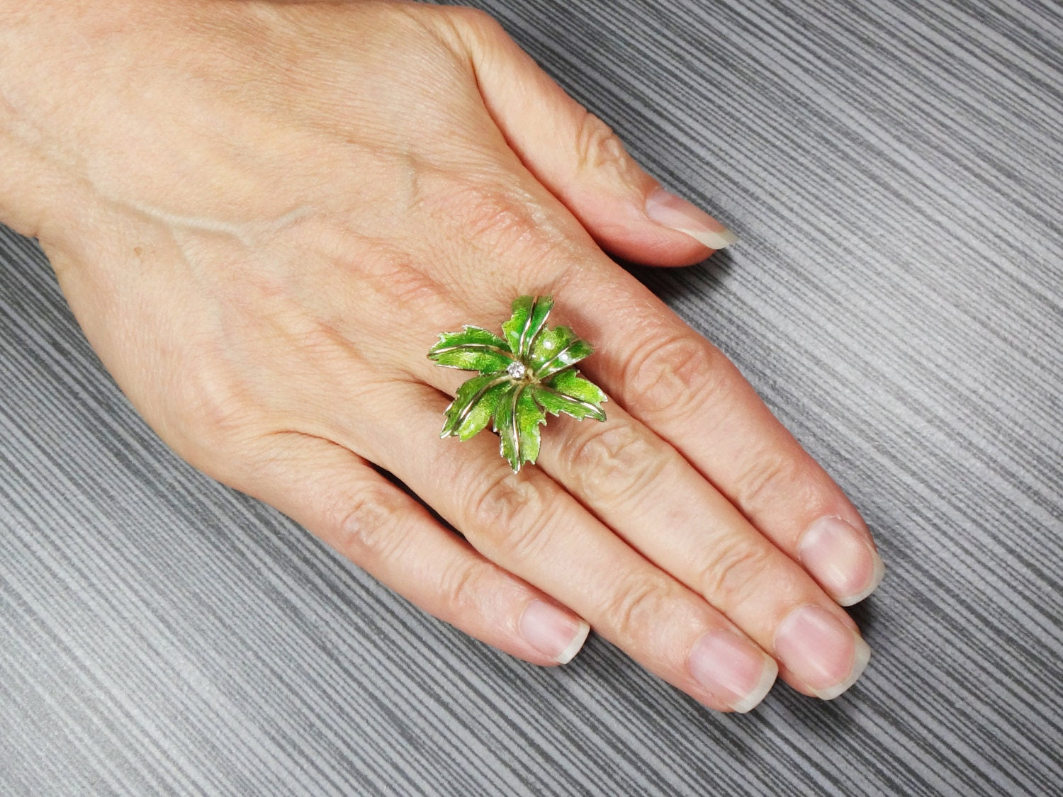 Vintage Large 14k Gold Green Enamel Floral Leaf Diamond Cocktail Ring Size 6.25