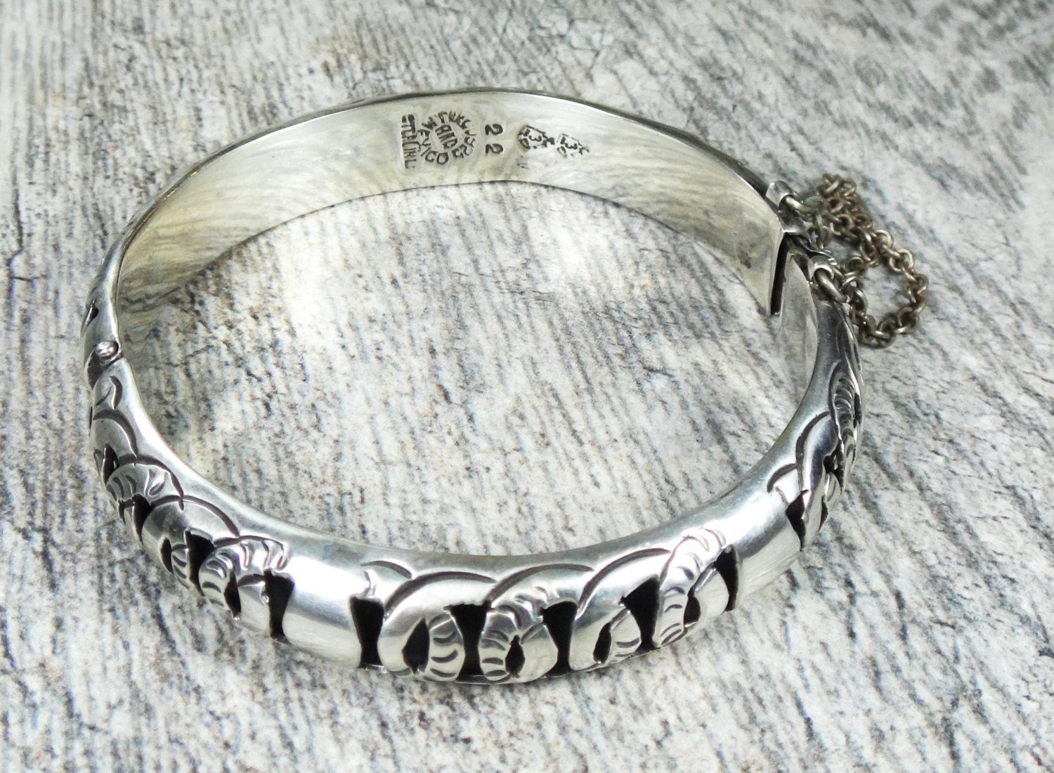 Vintage Sterling Silver Shadow Box Bangle Bracelet - Taxco Mexico