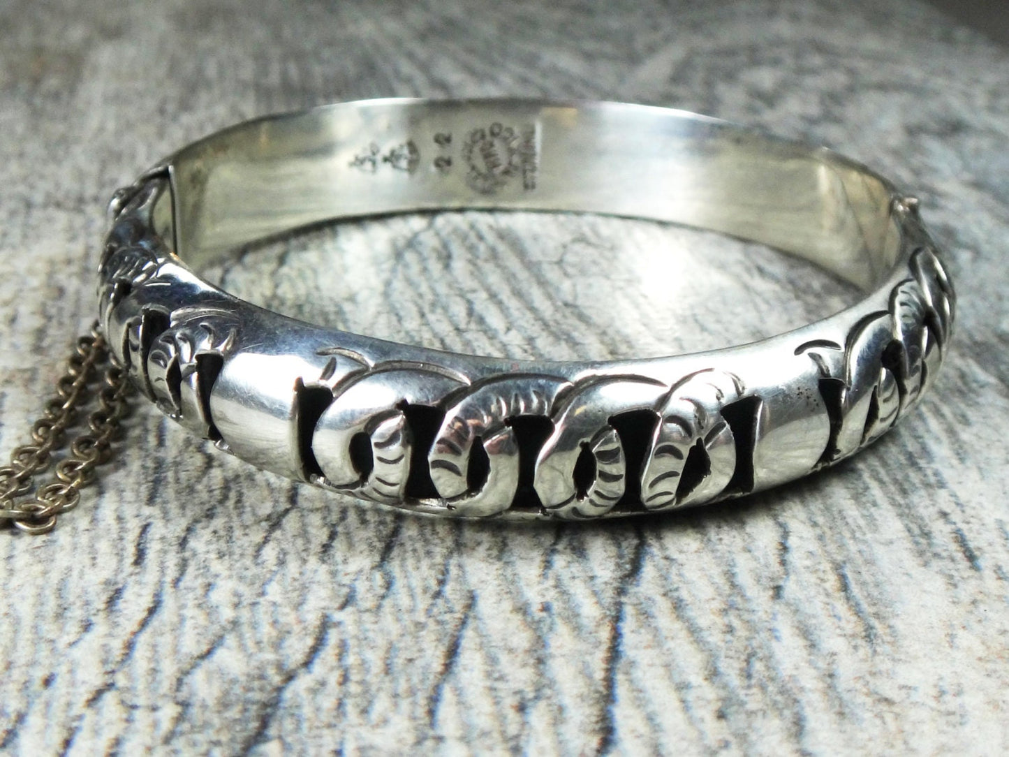 Vintage Sterling Silver Bangle Bracelet with Fancy Shadow Box Design Made in Taxco Mexico 7"