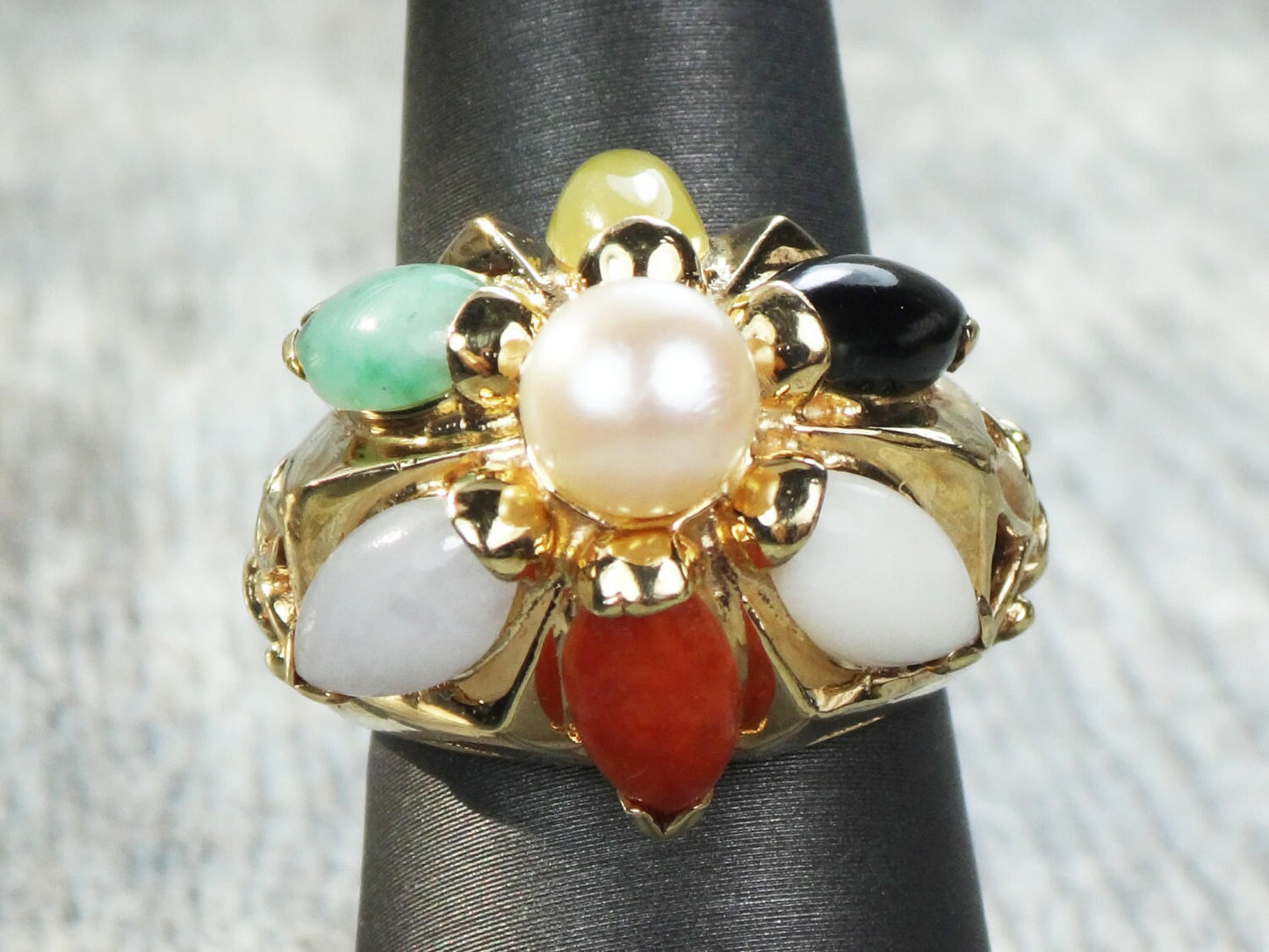 Vintage 14k Yellow Gold Cultured Pearl Onyx & Jade Dome Ring, Size 7.5