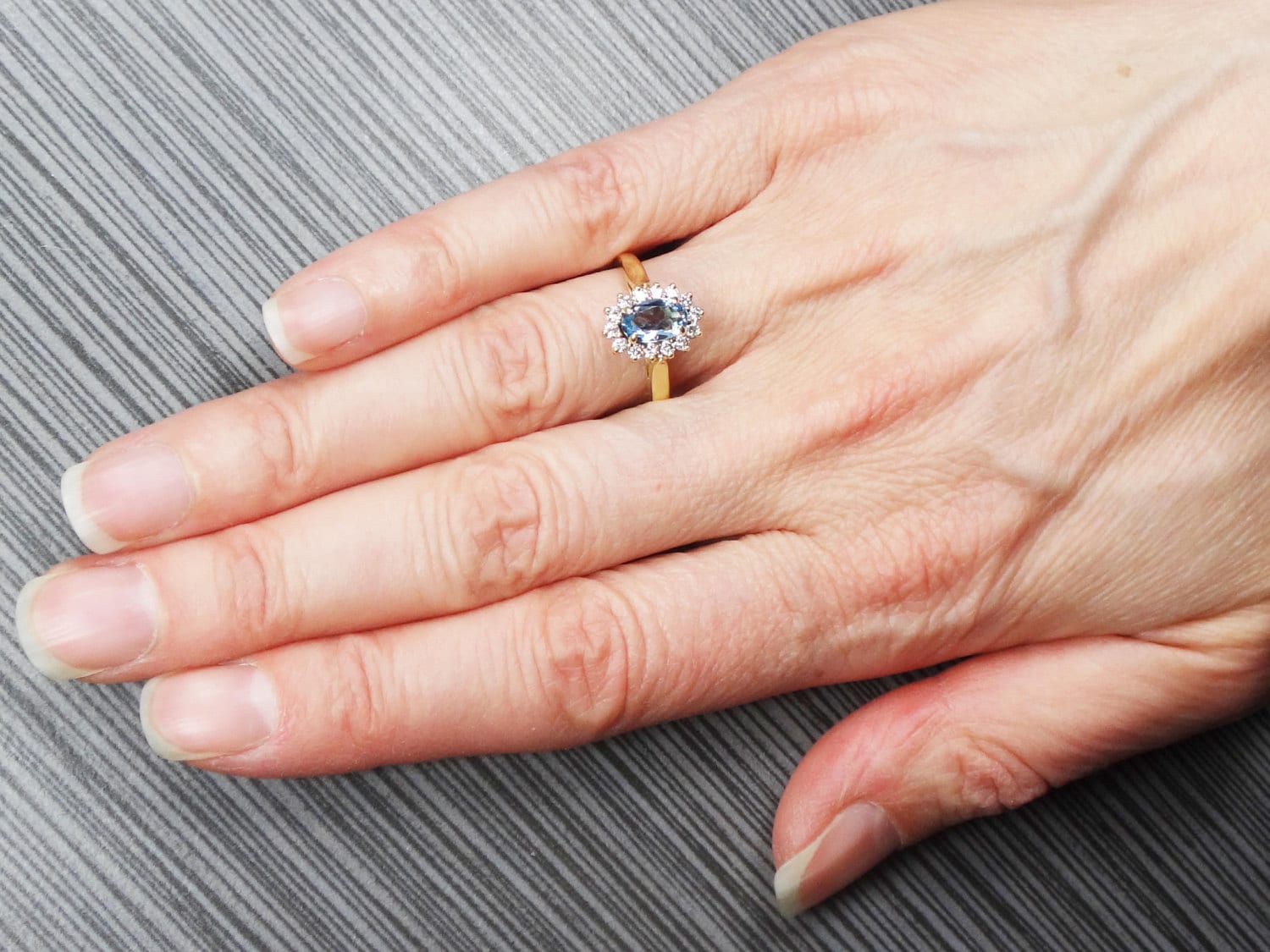 Vintage 18k Yellow Gold Aquamarine Diamond Halo Ring - Size 6