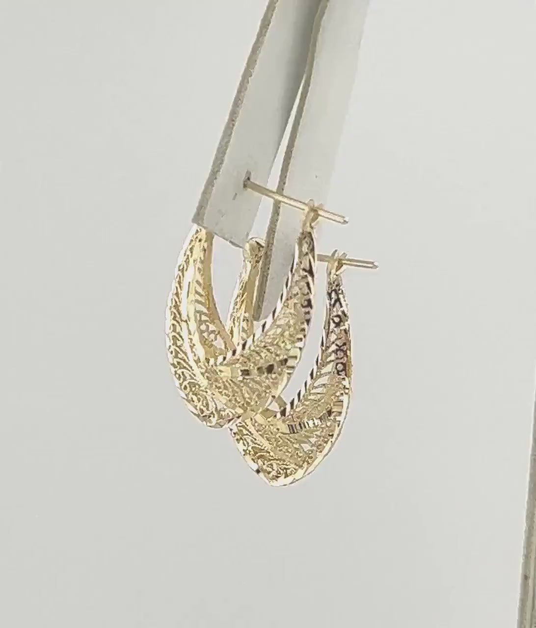 Vintage Solid 14k Yellow Gold Filigree Diamond Cut Hoop Earrings