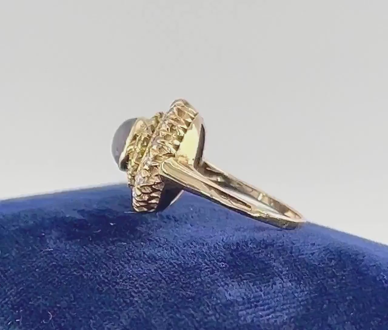 Vintage 14k Yellow Gold Natural Blue Star Sapphire and Diamond Halo Ring Size 7