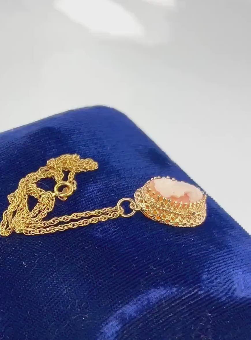 Vintage 14k Yellow Gold Cameo Locket Pendant Necklace - Oval Picture Locket - 15"