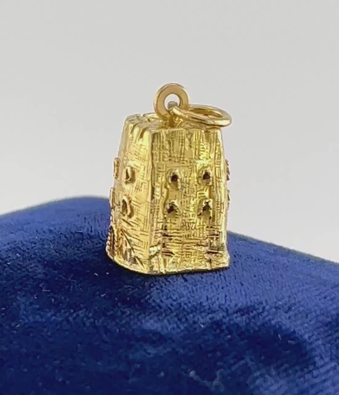 Vintage 18k Yellow Gold Castle Tower Charm, 3D Italy Travel Pendant