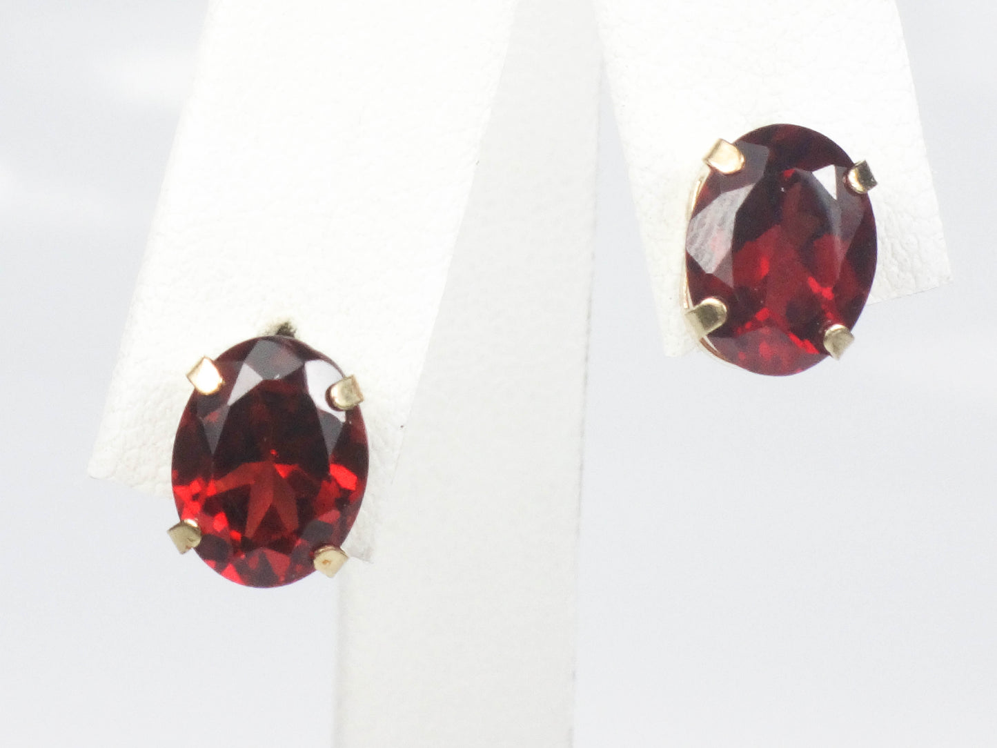 Vintage 14k Yellow Gold Oval Garnet Stud Earrings - January Birthstone Studs