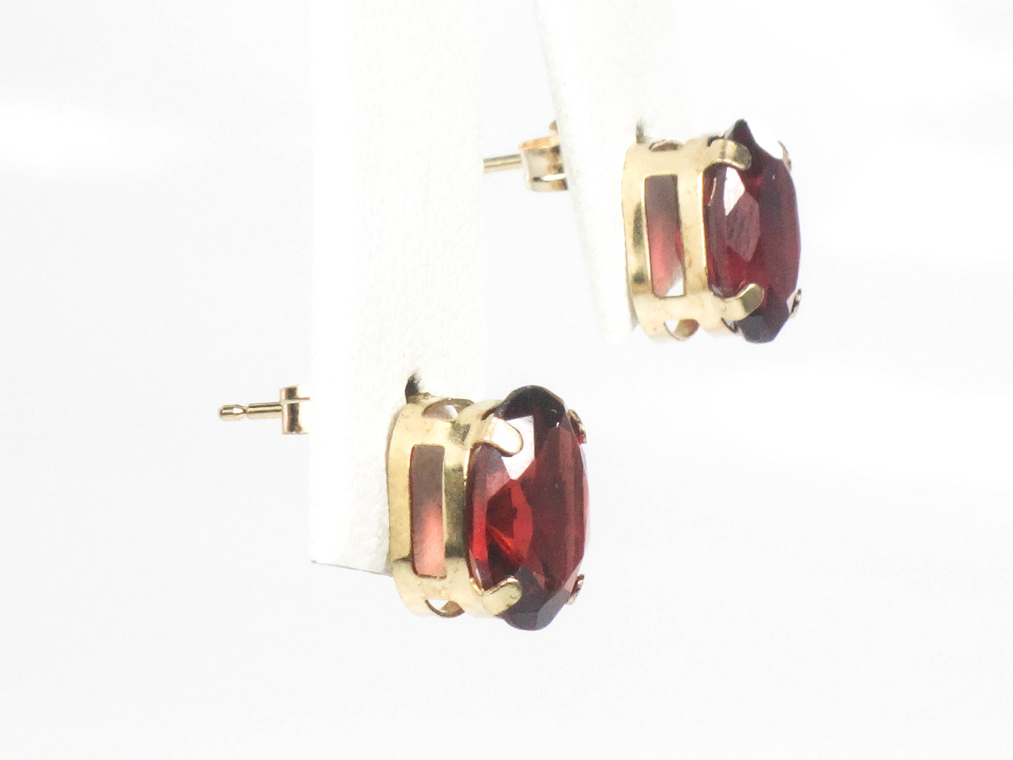 Vintage 14k Yellow Gold Oval Garnet Stud Earrings - January Birthstone Studs