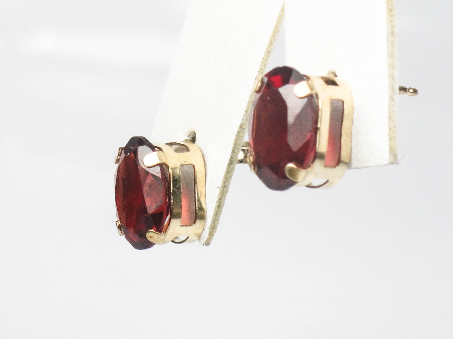 Vintage 14k Yellow Gold Oval Garnet Stud Earrings - January Birthstone Studs