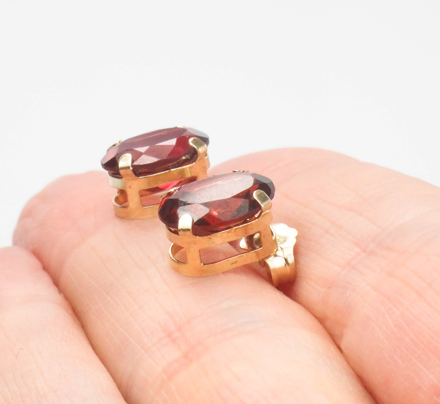 Vintage 14k Yellow Gold Oval Garnet Stud Earrings - January Birthstone Studs