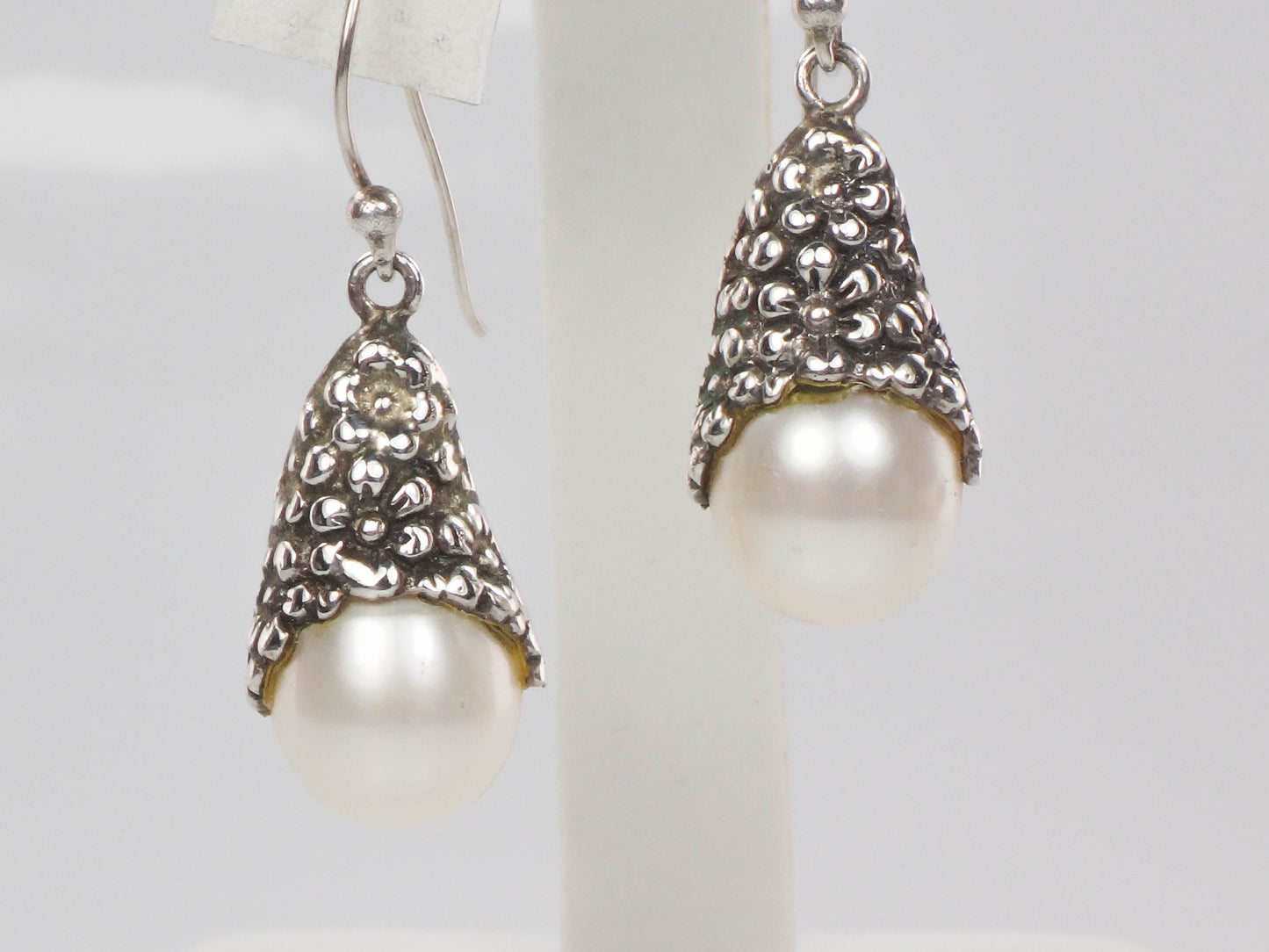 Vintage Sterling Silver Pearl Floral Dangle Earrings, Teardrop Shaped 925 White Pearl Drop Earrings with Ear Wires