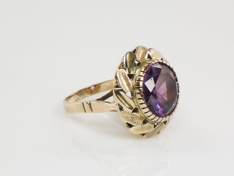 Vintage 14k Yellow Gold Round Purple Sapphire Ring with Floral Design