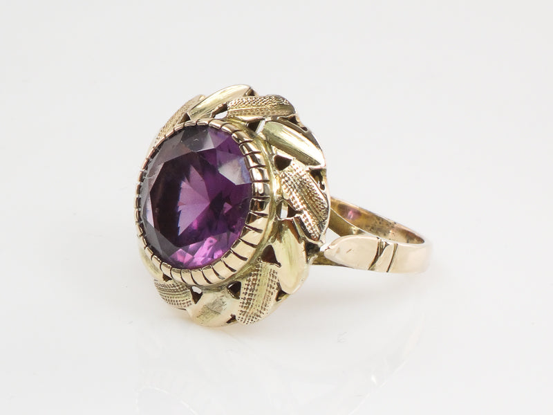 Vintage 14k Yellow Gold Round Purple Sapphire Ring with Floral Design