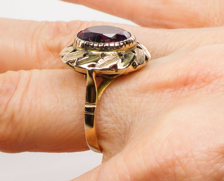 Vintage 14k Yellow Gold Round Purple Sapphire Ring with Floral Design