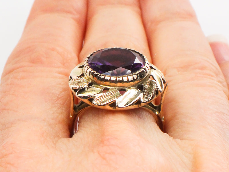 Vintage 14k Yellow Gold Round Purple Sapphire Ring with Floral Design