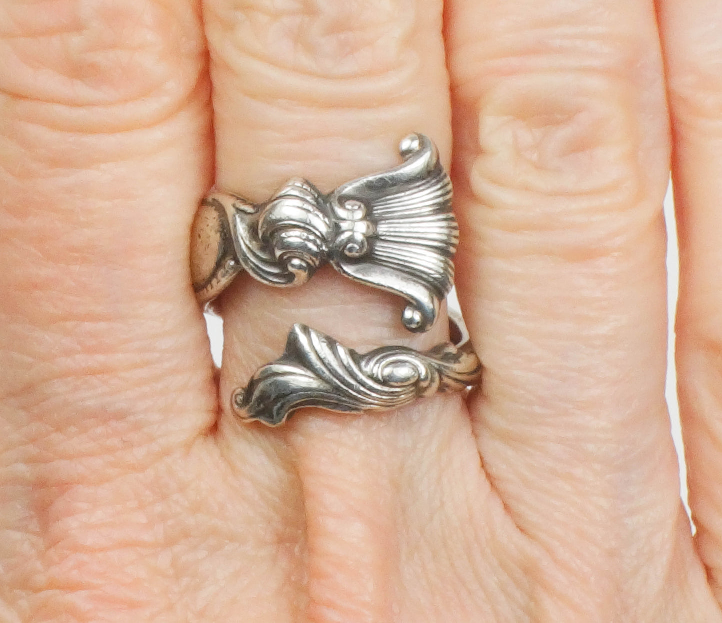 Vintage Wallace Romance of The Sea Sterling Silver Spoon Ring with Shell and Ocean Waves