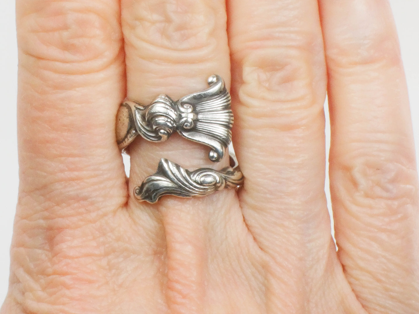 Vintage Wallace Romance of The Sea Sterling Silver Spoon Ring with Shell and Ocean Waves