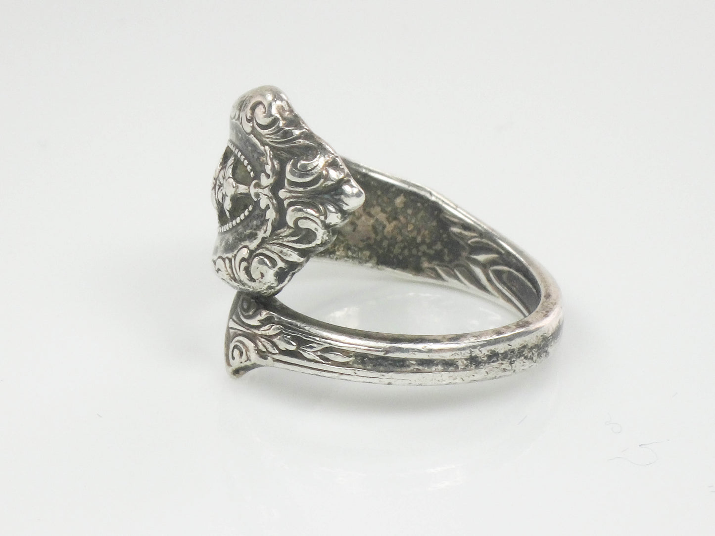 Vintage Wallace Rose Point Sterling Silver Spoon Ring with Floral Design