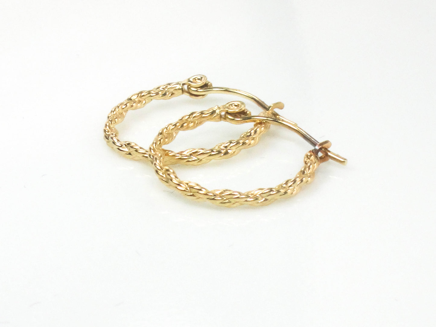 Vintage 14k Yellow Gold Small Twisted Circle Hoop Earrings