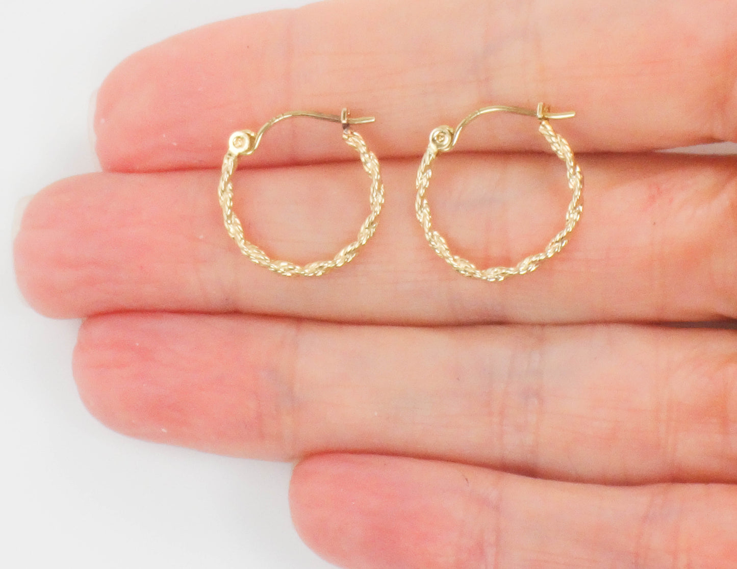 Vintage 14k Yellow Gold Small Twisted Circle Hoop Earrings