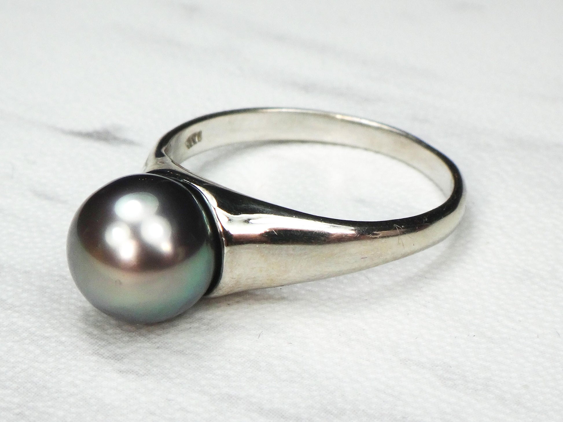 Vintage 14k Gold Black Tahitian Pearl Ring 14k White Gold 8.5 MM Cultured Pearl Ring Modernist Style Size 7