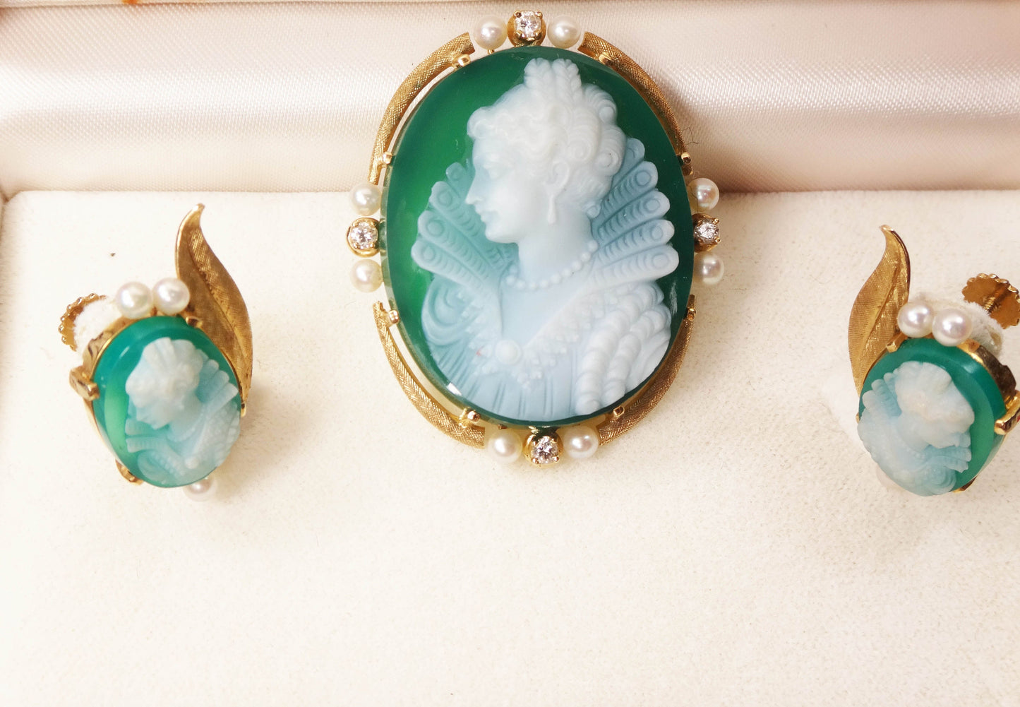 Vintage 14k Gold Green Hardstone Cameo Pendant Earrings Set: Pearl & Diamond Renaissance Revival