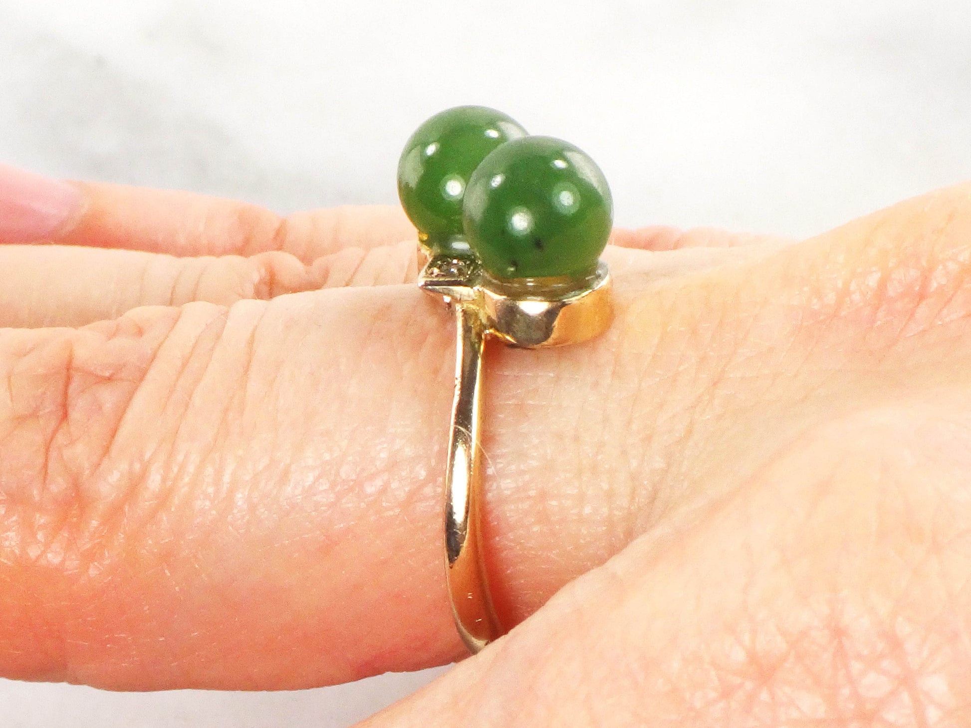 Vintage 14k Yellow Gold Chrysoprase Ball Ring with Diamond Accents