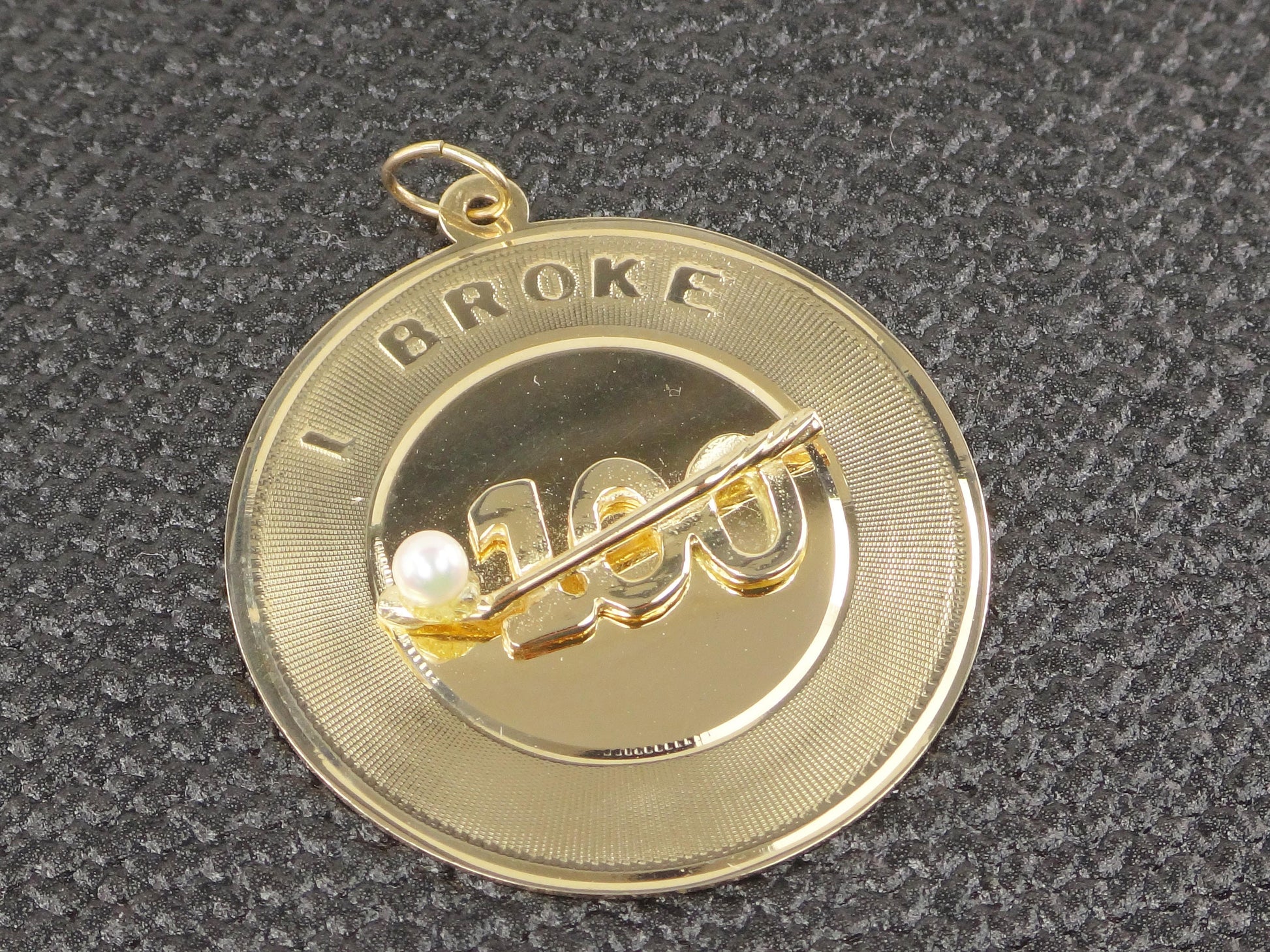 Vintage 14k Yellow Gold "I Broke 100" Golf Pearl Pendant: Charm