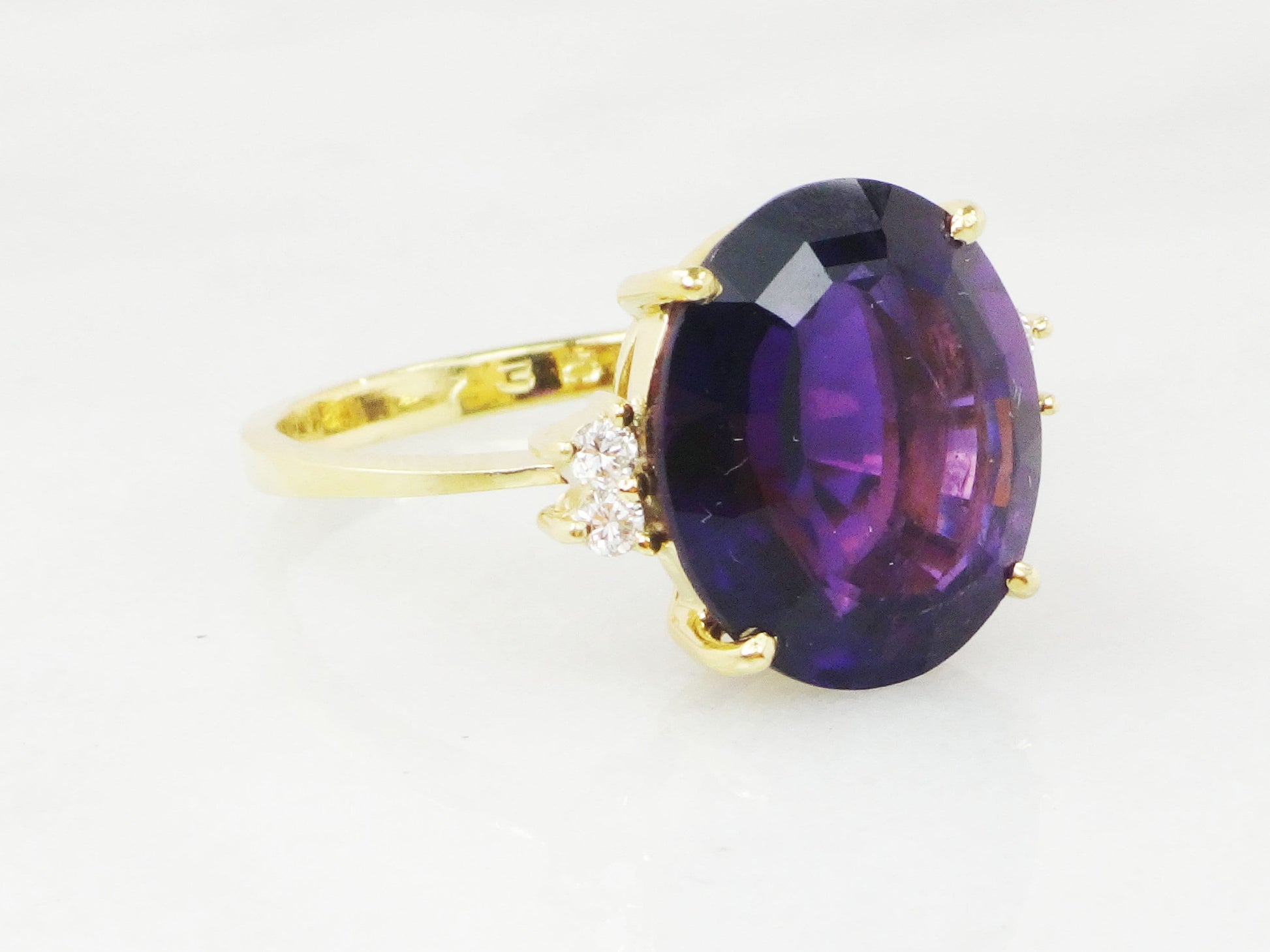 Vintage 18k Yellow Gold Amethyst Ring with Diamond Accents