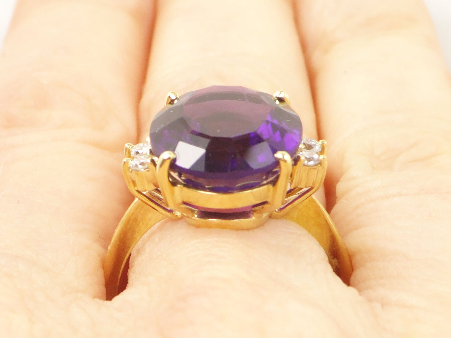 Vintage 18k Yellow Gold Amethyst Ring with Diamond Accents