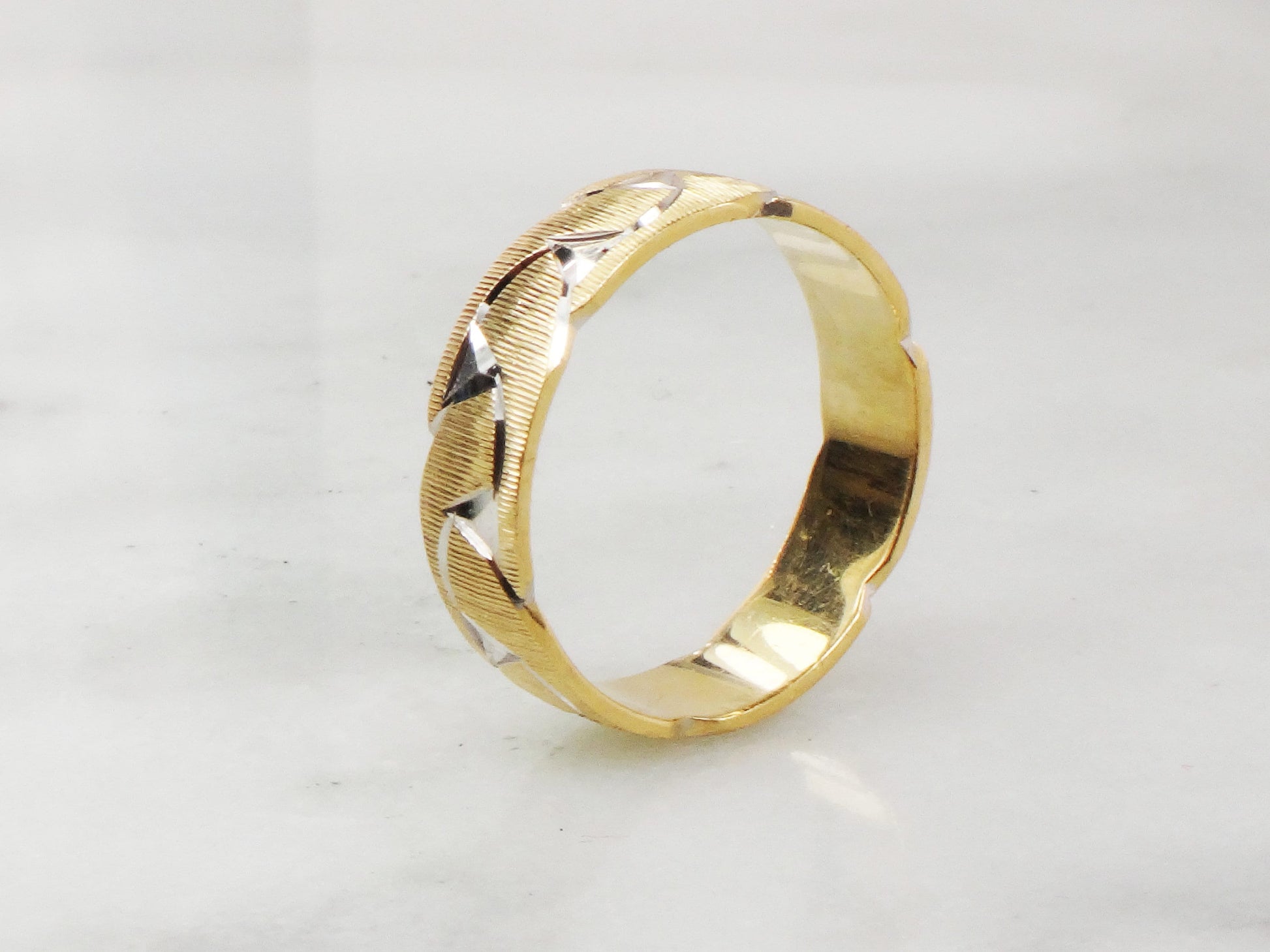 Vintage 14k Two Tone Gold Link Design Wedding Band - Size 9.25
