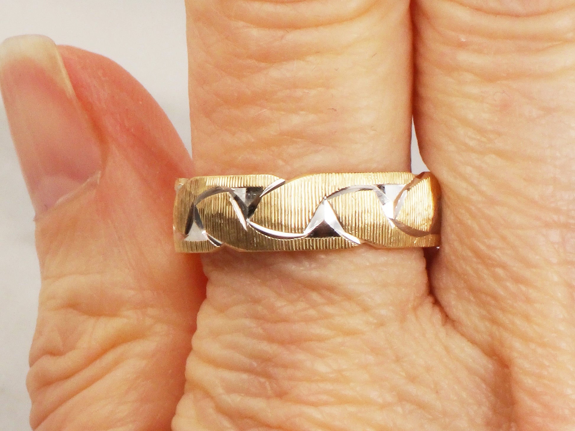 Vintage 14k Two Tone Gold Link Design Wedding Band - Size 9.25